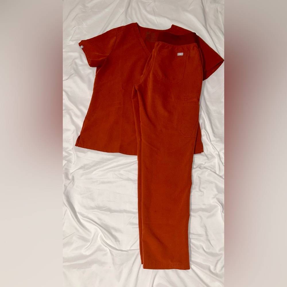FIGS Gray Scrub Set- with Drawstring